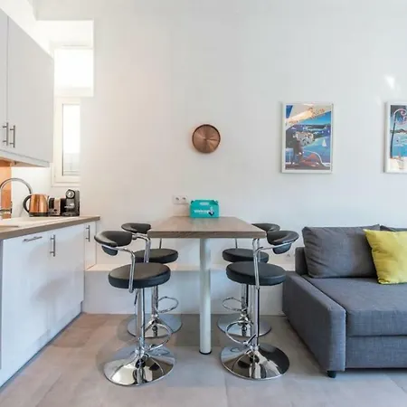 Apartmán Modern Apt For 4p, Near Beach & City Centre *