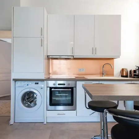 Modern Apt For 4p, Near Beach & City Centre Cannes