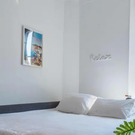 Modern Apt For 4p, Near Beach & City Centre *